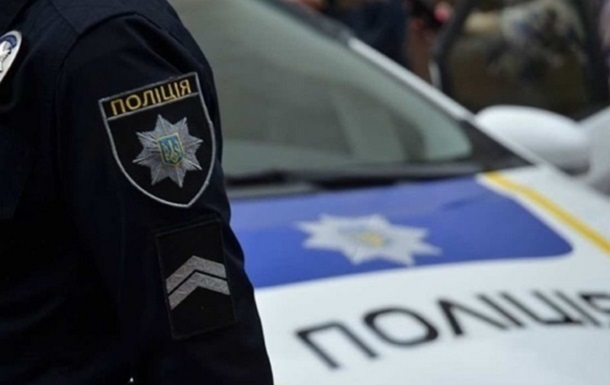 Поліція працює на місці хуліганства біля салону краси в центрі Києва