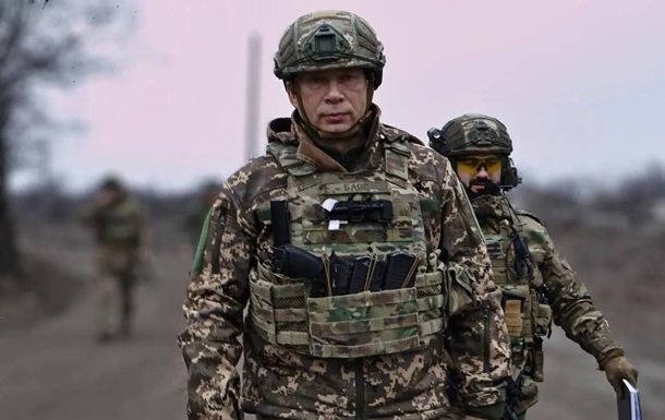 Олександр Сирський під час брифінгу в умовах воєнного стану