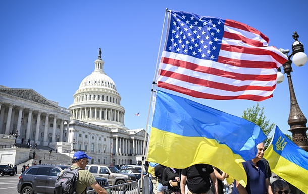 Оператор українського дрона на позиції під час випробувань