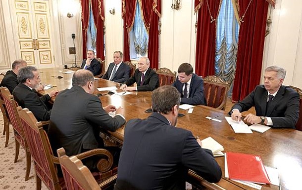 Володимир Зеленський під час звернення до українців