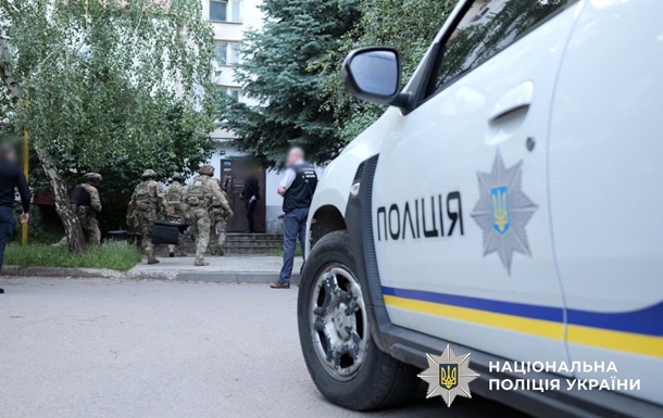 Поліція на місці події в Харкові після затримання зловмисника